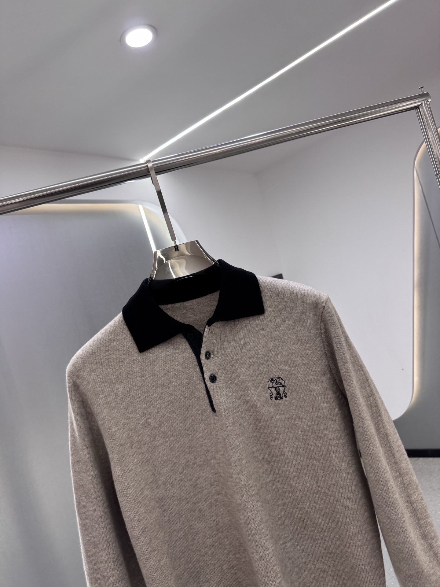 25秋冬新款 BC男士翻领毛衣，羊毛羊绒混纺面料 高品质天然纤维加倍呵护肌肤。整件衣服手感细腻 软糯 绵