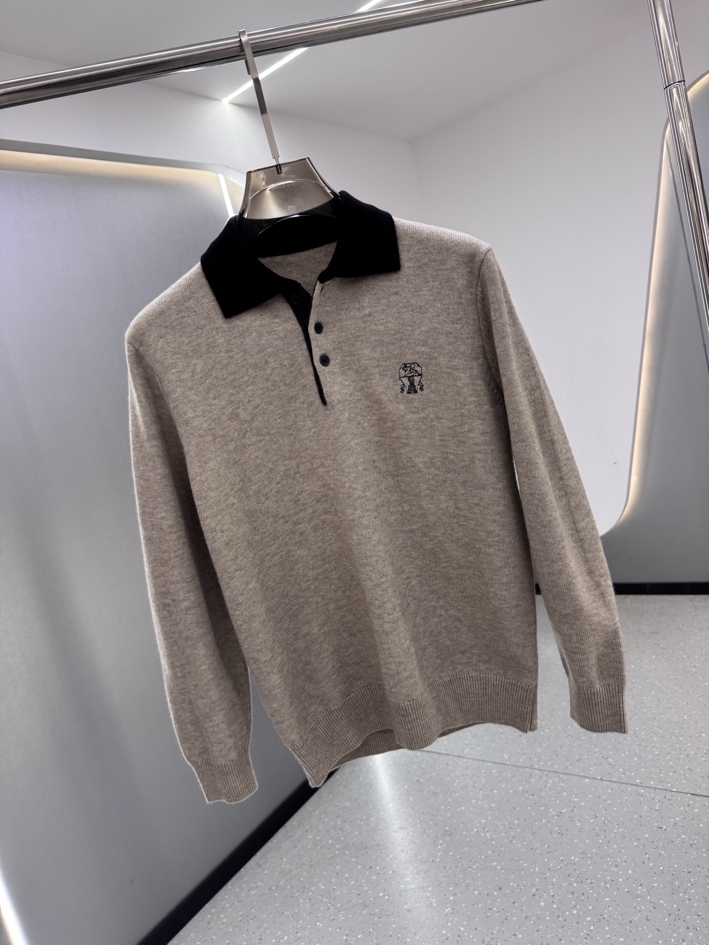 25秋冬新款 BC男士翻领毛衣，羊毛羊绒混纺面料 高品质天然纤维加倍呵护肌肤。整件衣服手感细腻 软糯 绵