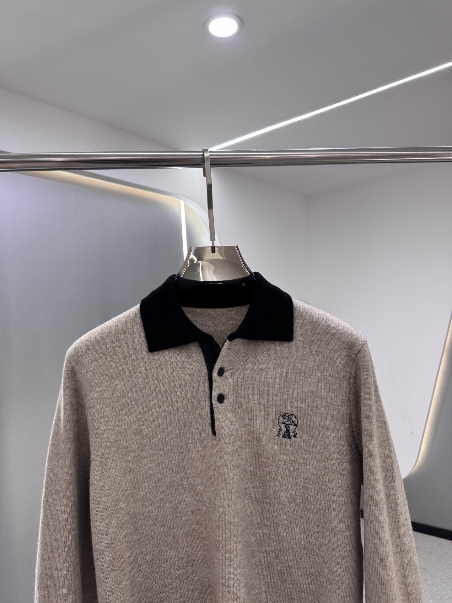 25秋冬新款 BC男士翻领毛衣，羊毛羊绒混纺面料 高品质天然纤维加倍呵护肌肤。整件衣服手感细腻 软糯 绵