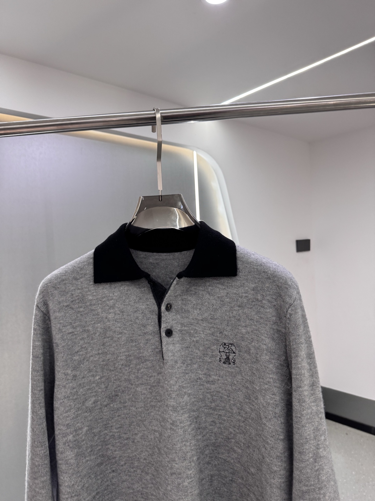 25秋冬新款 BC男士翻领毛衣，羊毛羊绒混纺面料 高品质天然纤维加倍呵护肌肤。整件衣服手感细腻 软糯 绵