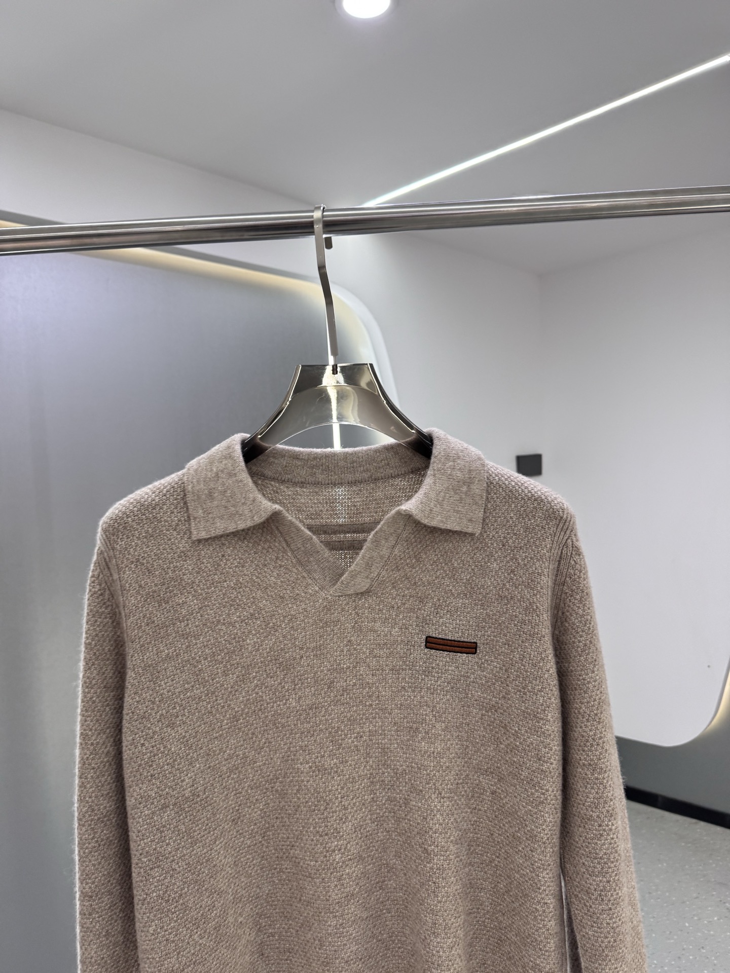 25秋冬新款 BC男士翻领毛衣，羊毛羊绒混纺面料 高品质天然纤维加倍呵护肌肤。整件衣服手感细腻 软糯 绵