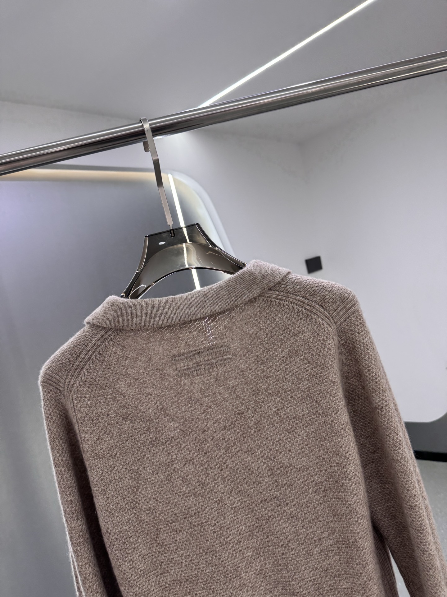 25秋冬新款 BC男士翻领毛衣，羊毛羊绒混纺面料 高品质天然纤维加倍呵护肌肤。整件衣服手感细腻 软糯 绵