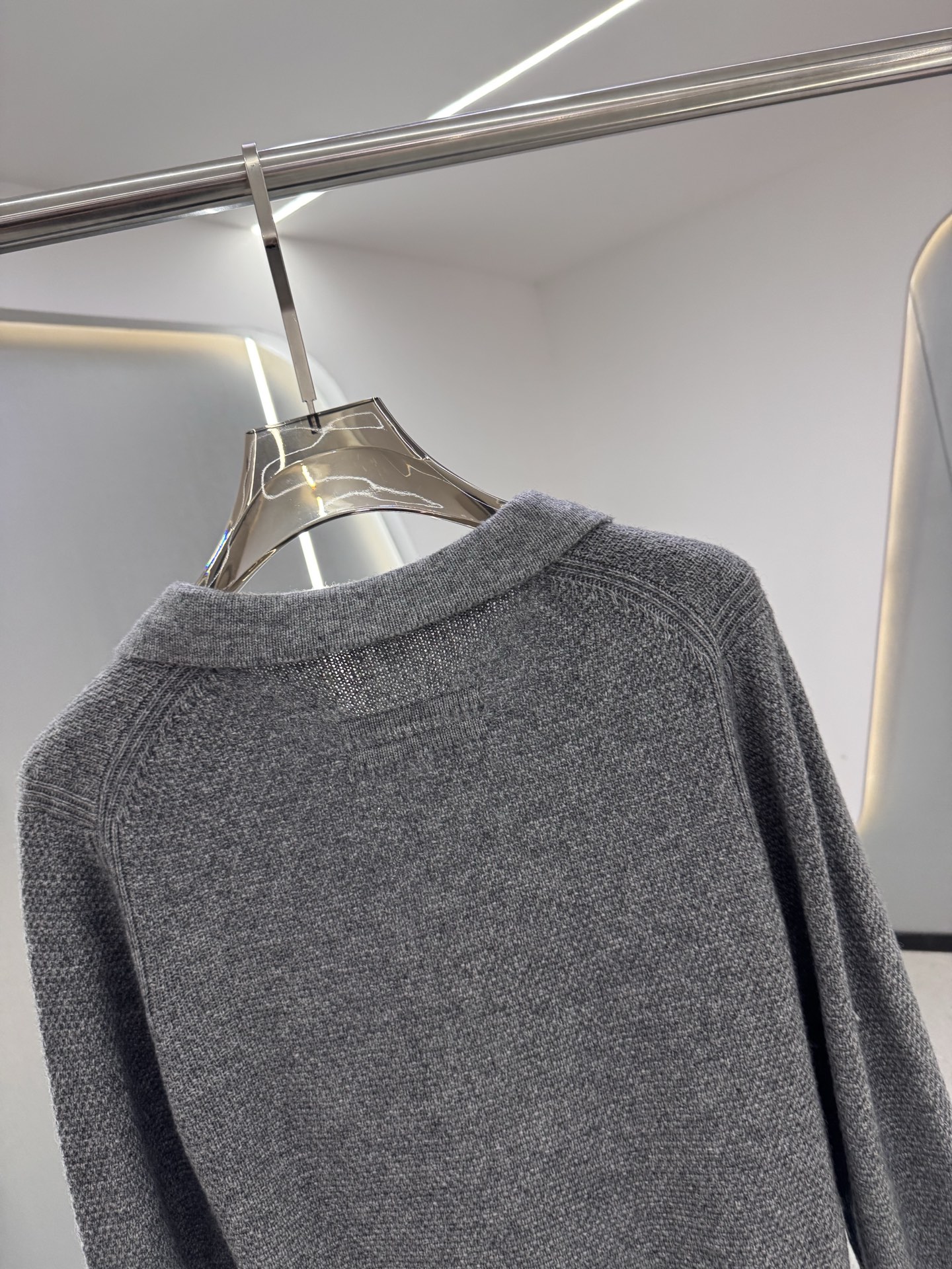 25秋冬新款 BC男士翻领毛衣，羊毛羊绒混纺面料 高品质天然纤维加倍呵护肌肤。整件衣服手感细腻 软糯 绵