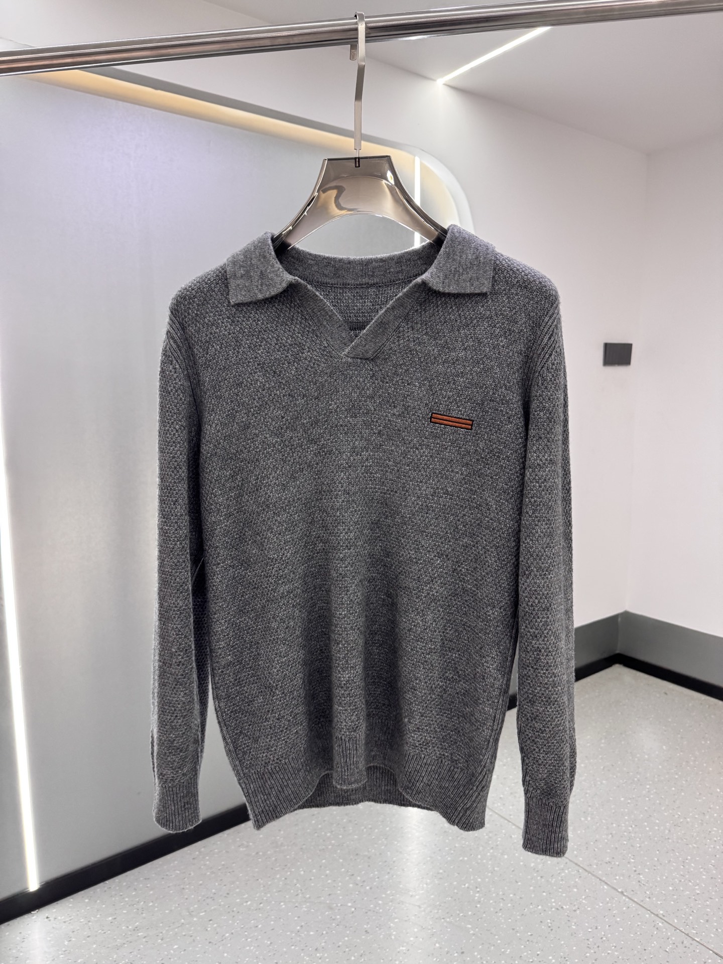 25秋冬新款 BC男士翻领毛衣，羊毛羊绒混纺面料 高品质天然纤维加倍呵护肌肤。整件衣服手感细腻 软糯 绵