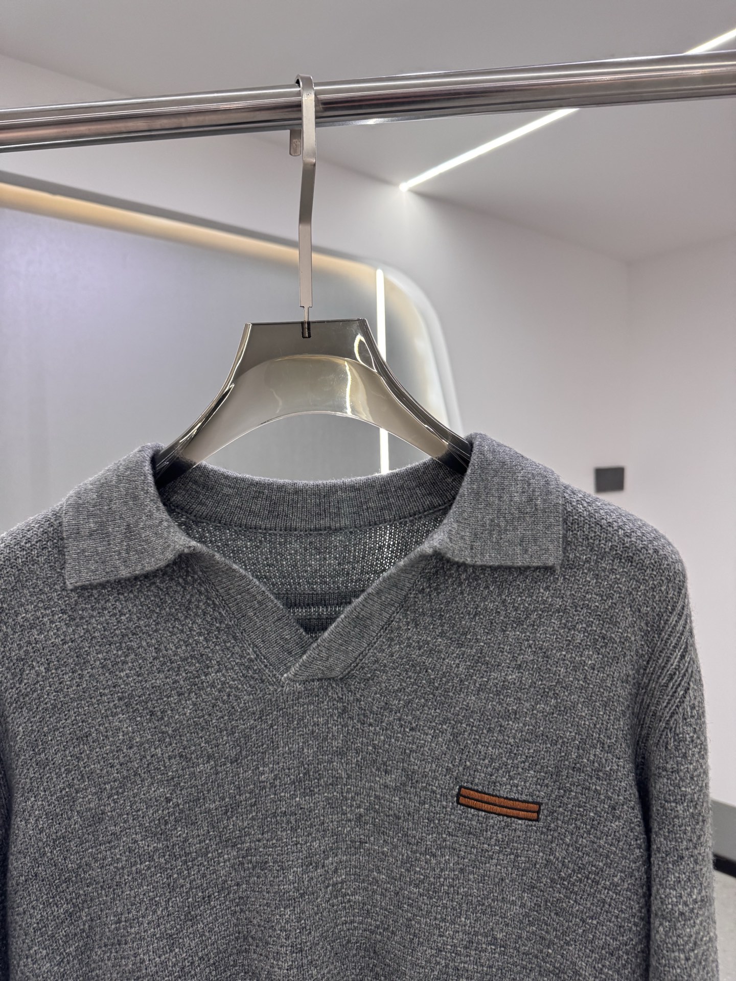 25秋冬新款 BC男士翻领毛衣，羊毛羊绒混纺面料 高品质天然纤维加倍呵护肌肤。整件衣服手感细腻 软糯 绵