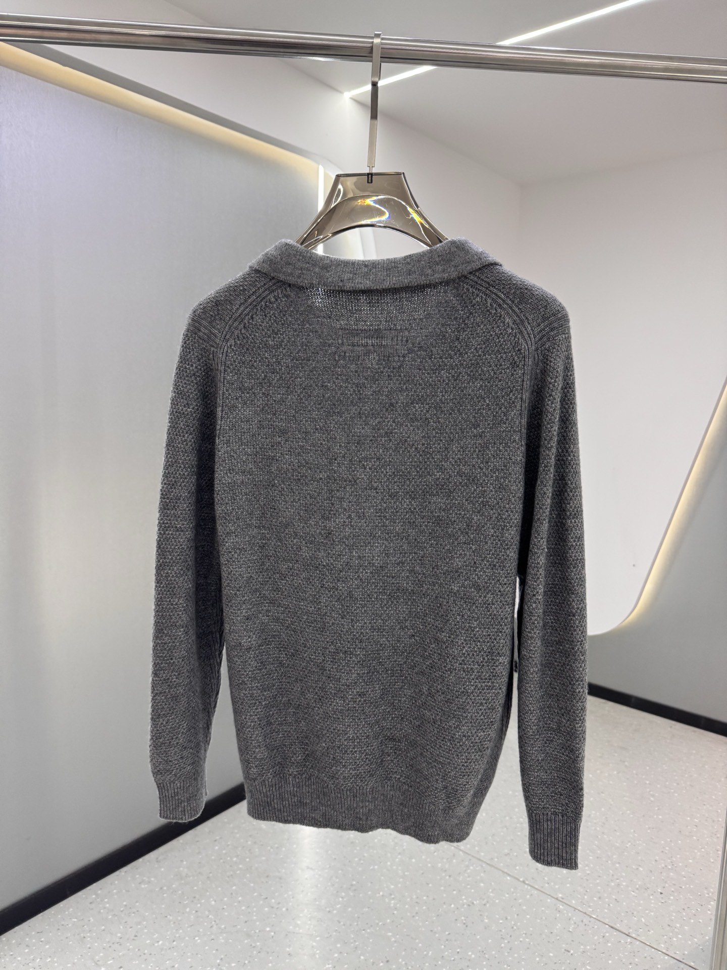 25秋冬新款 BC男士翻领毛衣，羊毛羊绒混纺面料 高品质天然纤维加倍呵护肌肤。整件衣服手感细腻 软糯 绵