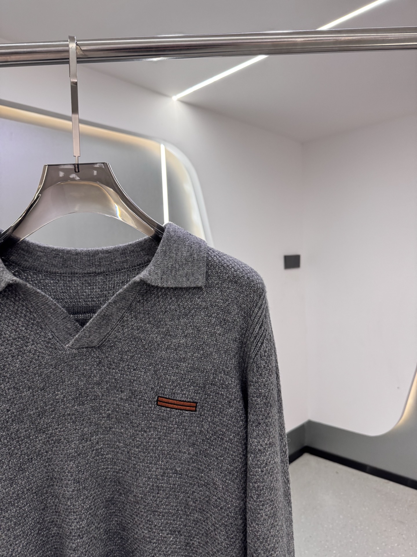 25秋冬新款 BC男士翻领毛衣，羊毛羊绒混纺面料 高品质天然纤维加倍呵护肌肤。整件衣服手感细腻 软糯 绵