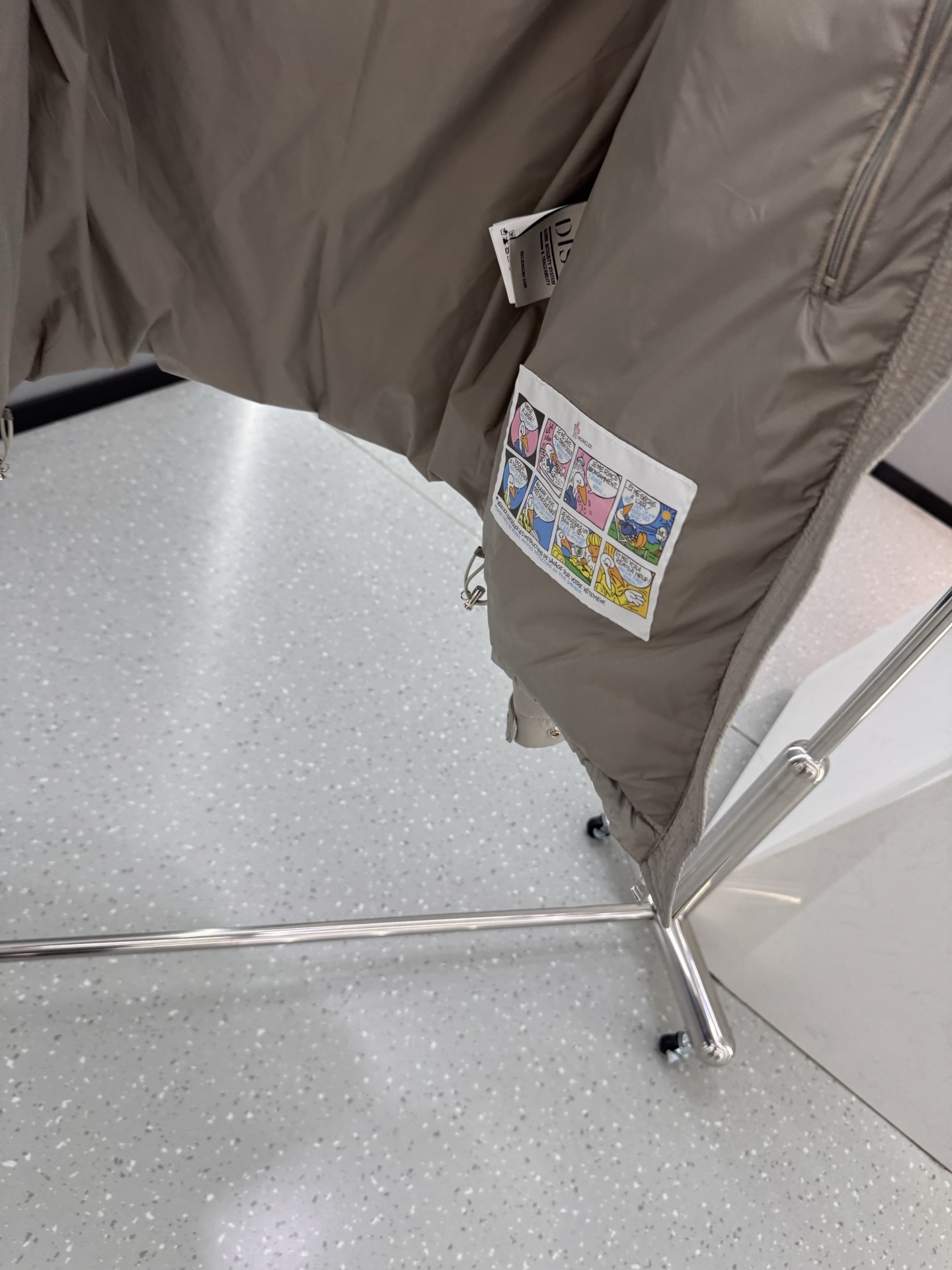 Mon collection 经典系列双色羽绒服｜奢华运动 暖冬精享｜ 全定制进口外料，特殊纤维化和，精