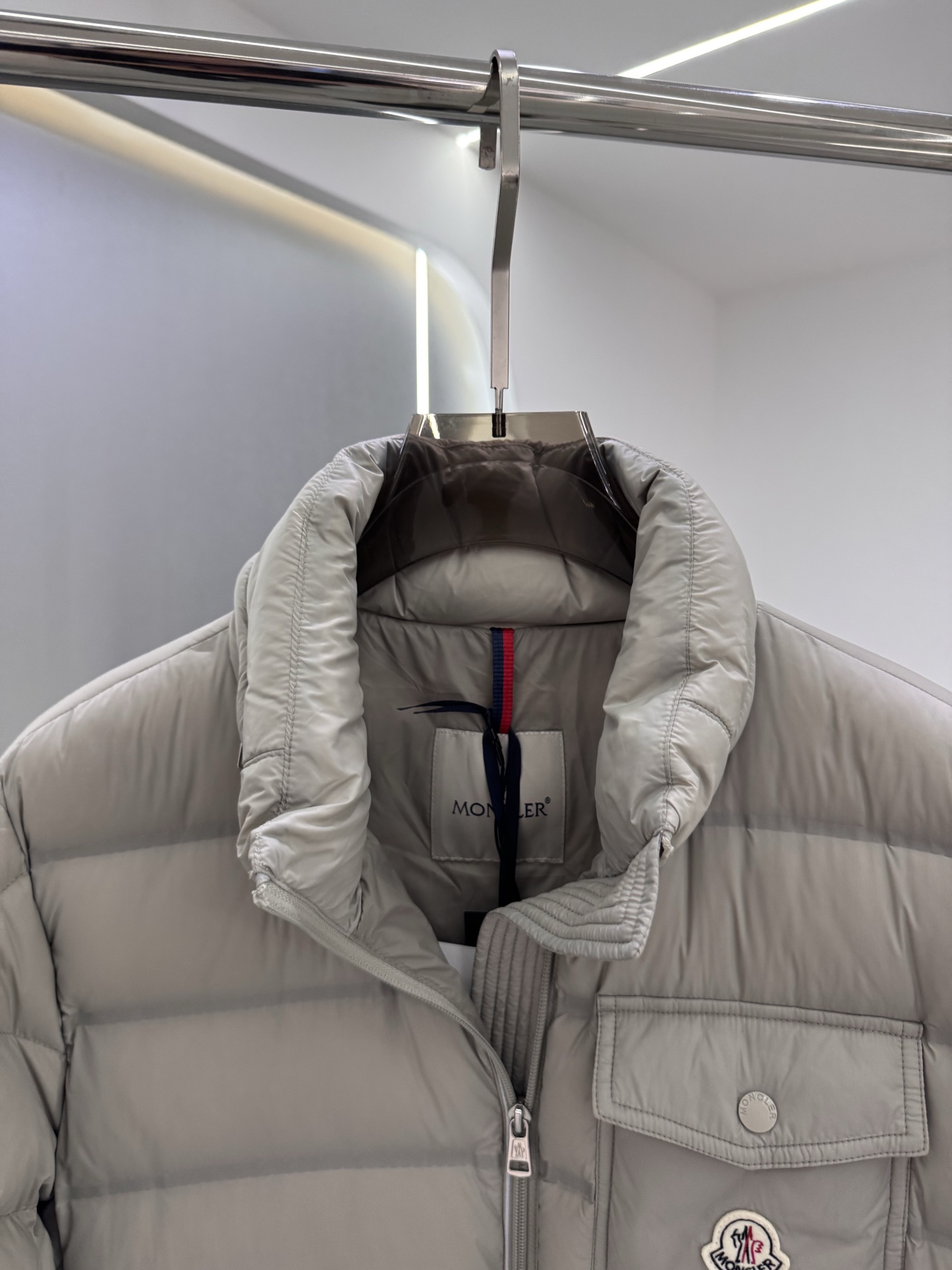 Mon collection 经典系列双色羽绒服｜奢华运动 暖冬精享｜ 全定制进口外料，特殊纤维化和，精