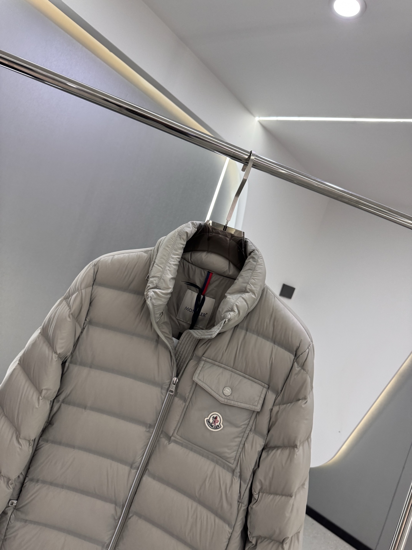 Mon collection 经典系列双色羽绒服｜奢华运动 暖冬精享｜ 全定制进口外料，特殊纤维化和，精