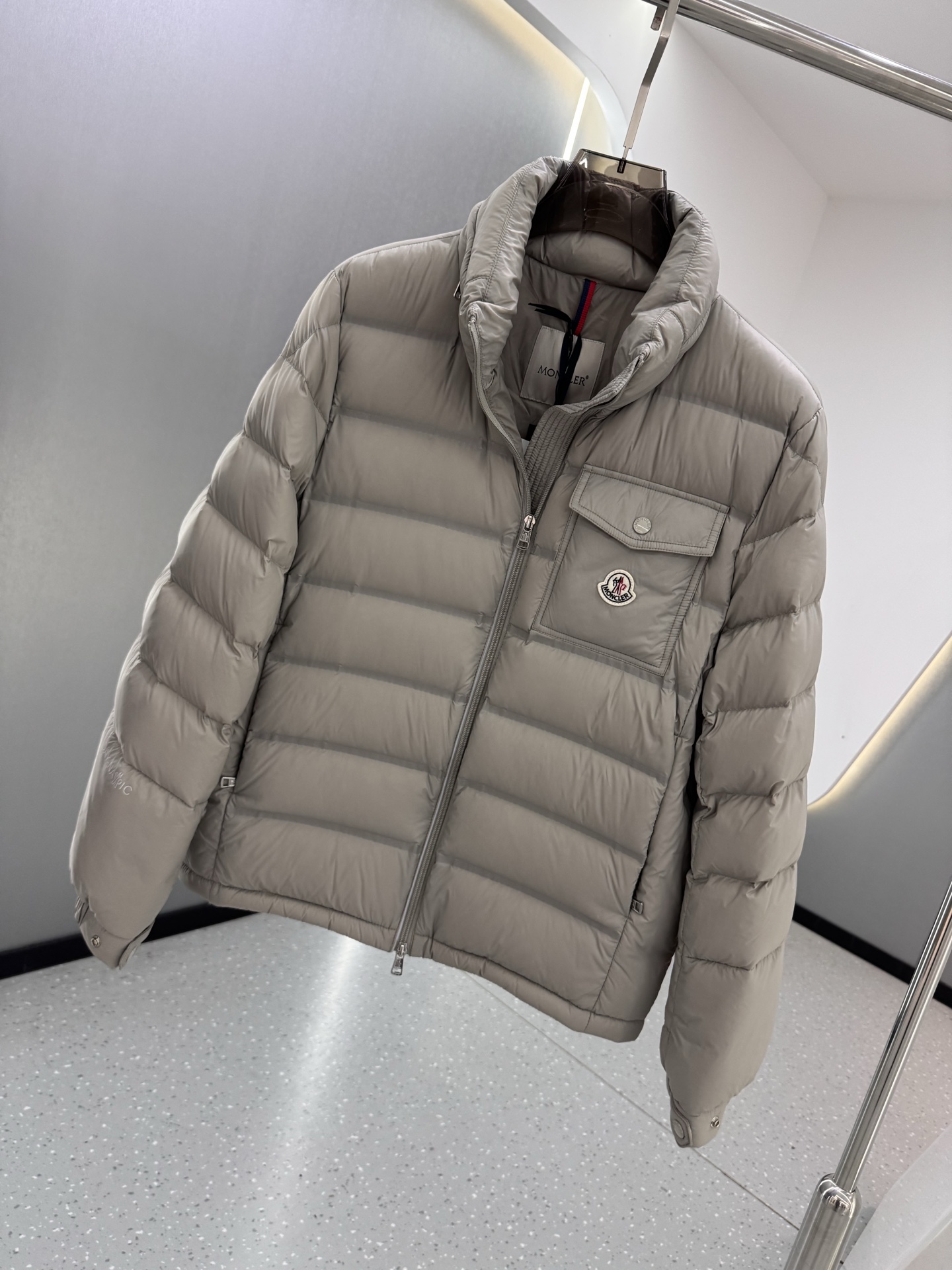 Mon collection 经典系列双色羽绒服｜奢华运动 暖冬精享｜ 全定制进口外料，特殊纤维化和，精