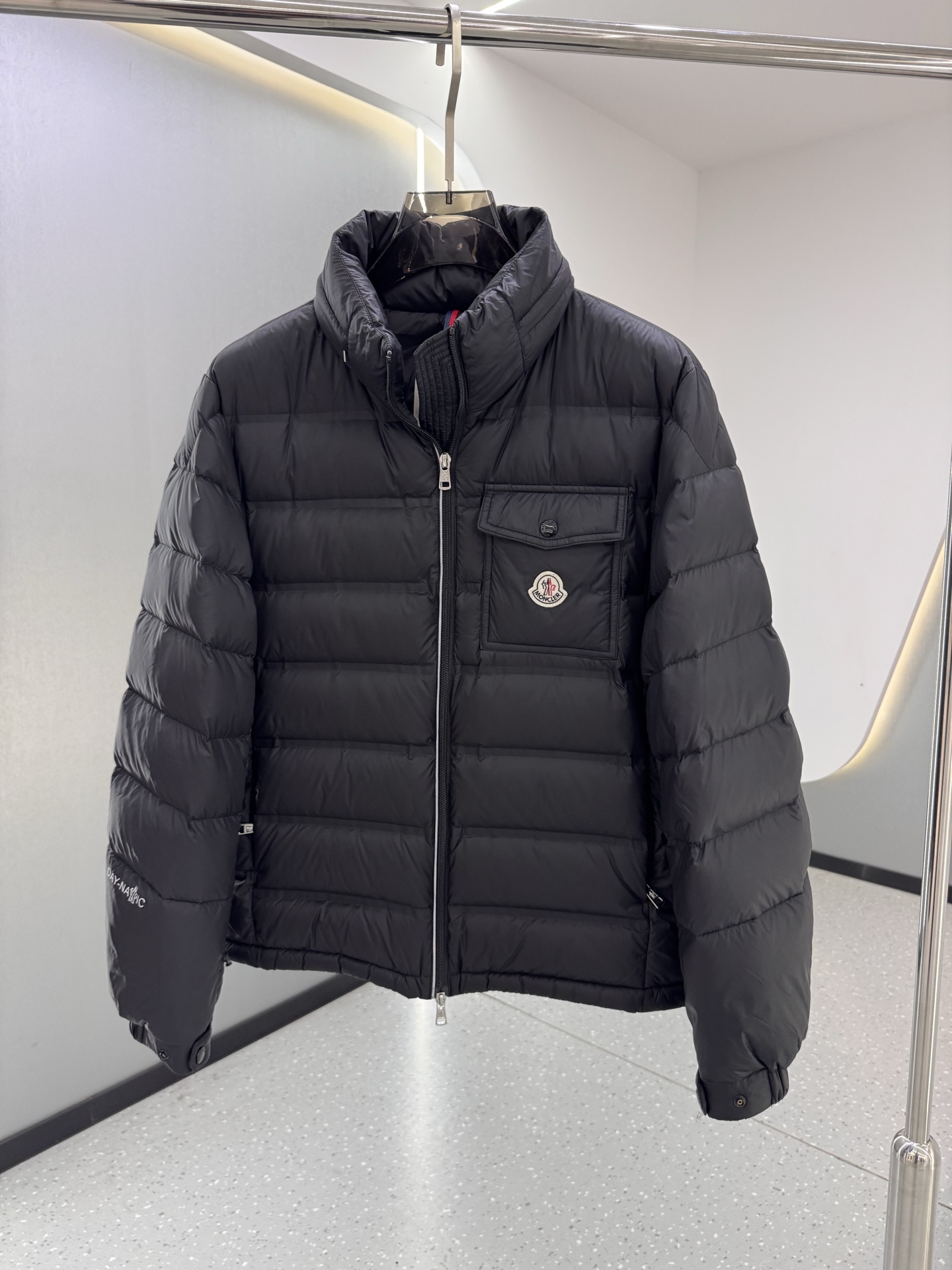 Mon collection 经典系列双色羽绒服｜奢华运动 暖冬精享｜ 全定制进口外料，特殊纤维化和，精