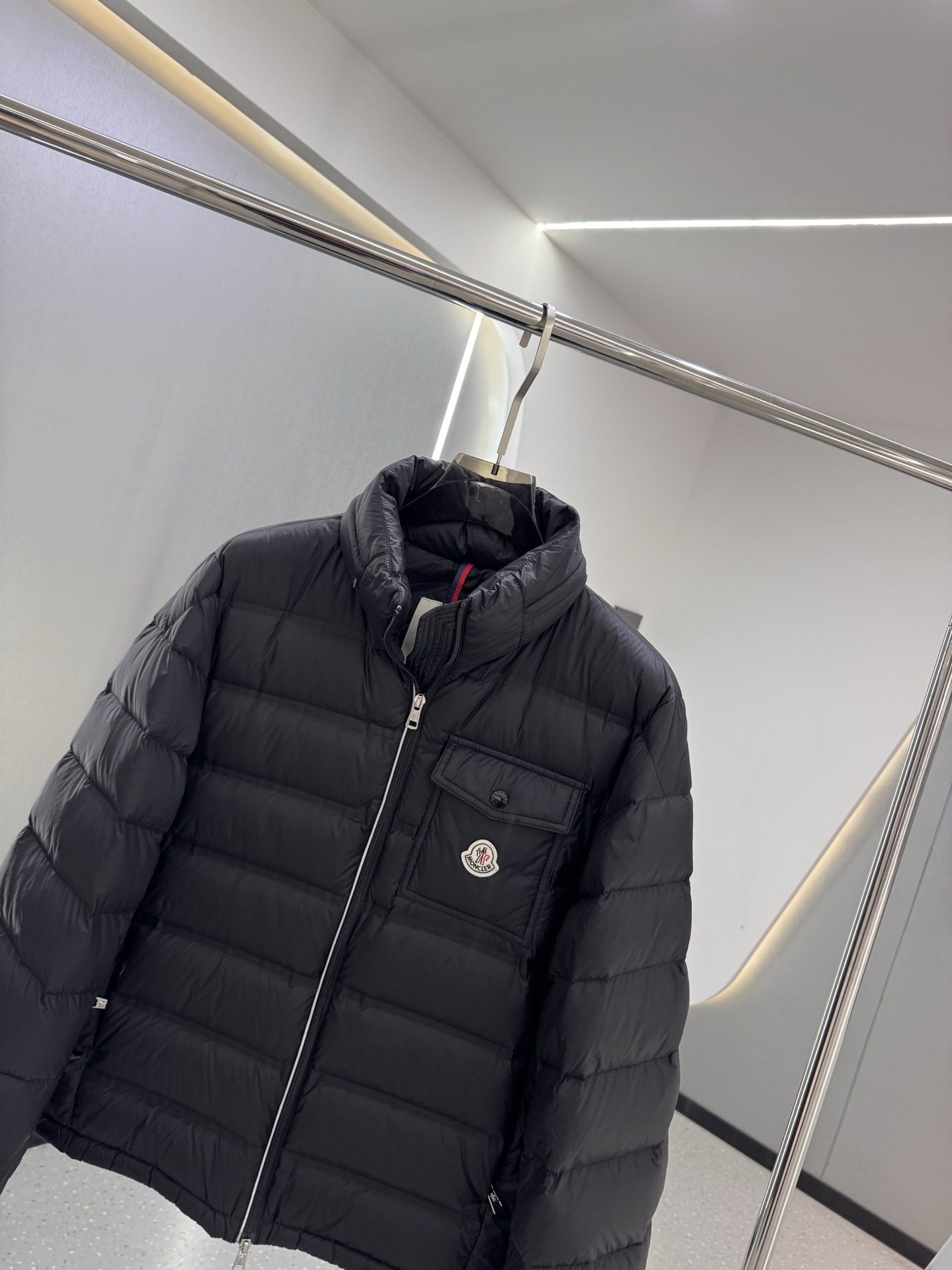 Mon collection 经典系列双色羽绒服｜奢华运动 暖冬精享｜ 全定制进口外料，特殊纤维化和，精