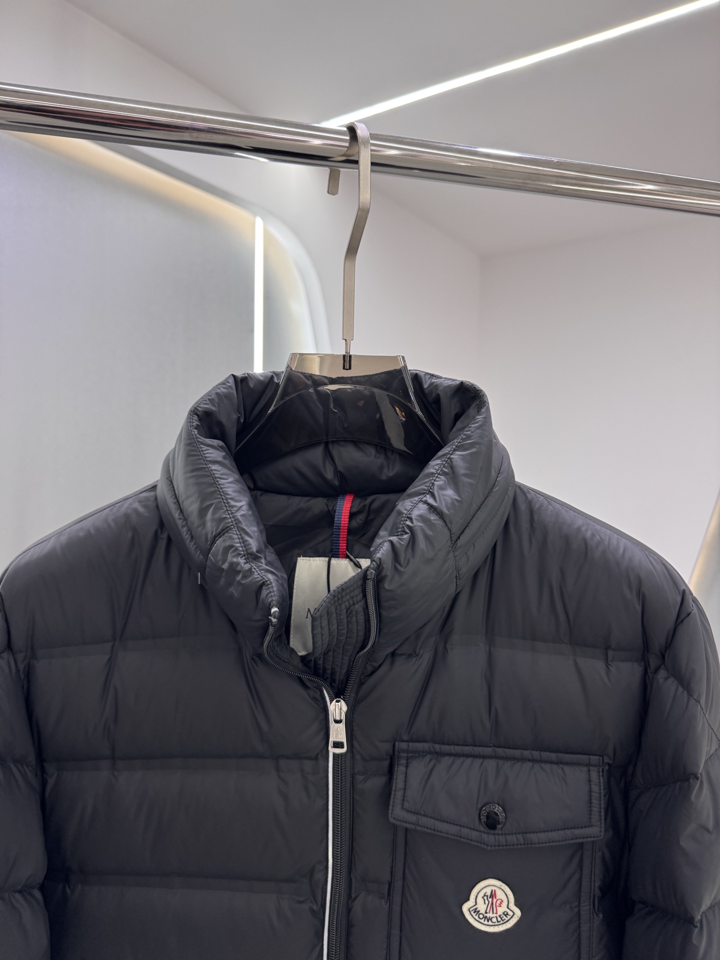 Mon collection 经典系列双色羽绒服｜奢华运动 暖冬精享｜ 全定制进口外料，特殊纤维化和，精