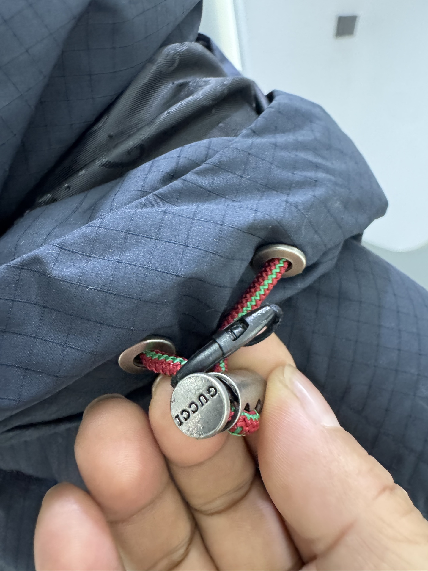 古驰Mon collection 经典系列双色羽绒服｜奢华运动 暖冬精享｜ 全定制进口外料，特殊纤维化和