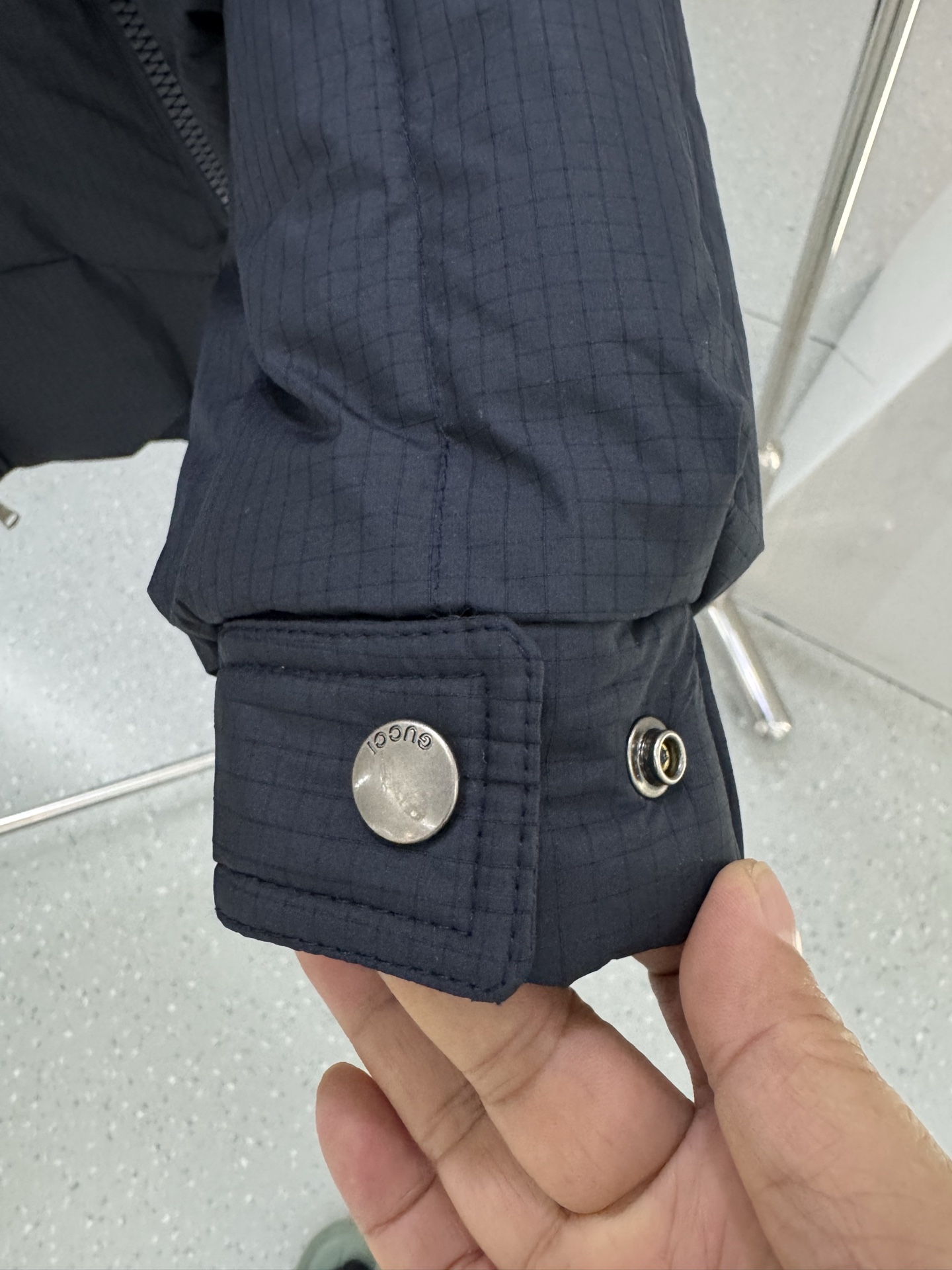 古驰Mon collection 经典系列双色羽绒服｜奢华运动 暖冬精享｜ 全定制进口外料，特殊纤维化和