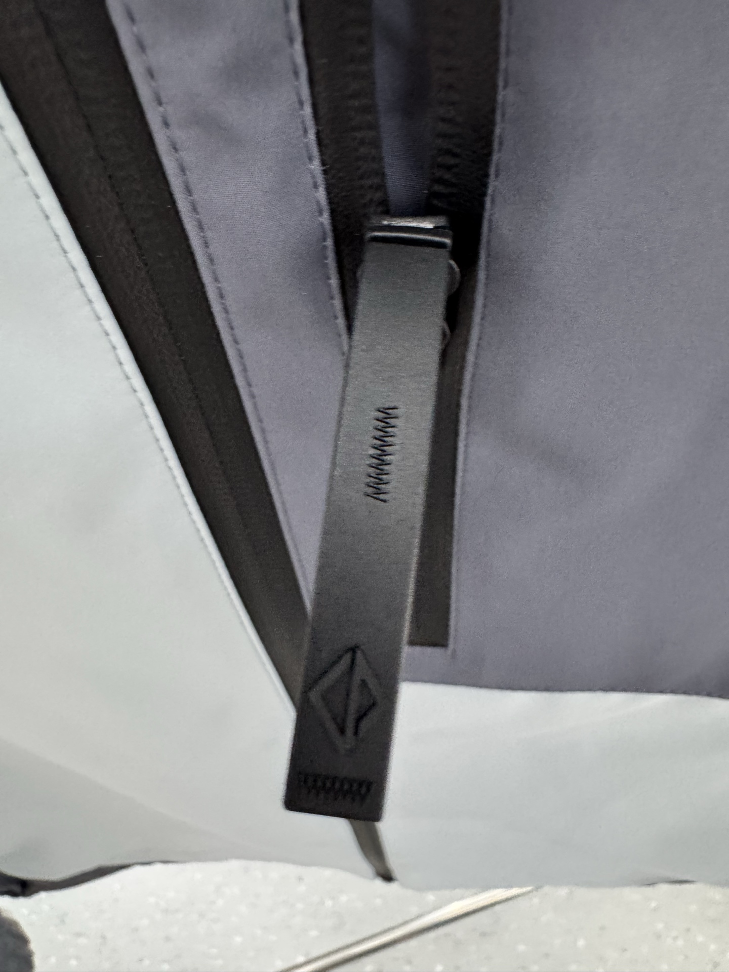 디올 슬림핏 남성 자켓 상세 이미지 6