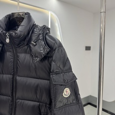 moncler特级🌟玛雅 95绒 面料采用原版一致漆面尼龙材质,有效阻挡风雨侵袭,保持内部干爽舒适。舒适抗风。内里填充 moncler特级🌟玛雅 95绒 面料采用原版一致漆面尼龙材质,有效阻挡风雨侵袭,保持内部干爽舒适。舒适抗风。内里填充