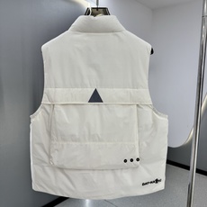 特级羽绒⬆️Moncler Grenoble Tongass羽绒户外马甲.高端黑标系列.原厂替换面料.特级鹅颈绒填充. 特级羽绒⬆️Moncler Grenoble Tongass羽绒户外马甲.高端黑标系列.原厂替换面料.特级鹅颈绒填充.