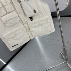 特级羽绒⬆️Moncler Grenoble Tongass羽绒户外马甲.高端黑标系列.原厂替换面料.特级鹅颈绒填充. 特级羽绒⬆️Moncler Grenoble Tongass羽绒户外马甲.高端黑标系列.原厂替换面料.特级鹅颈绒填充.