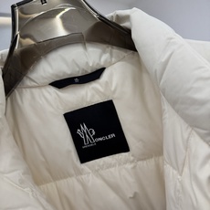 特级羽绒⬆️Moncler Grenoble Tongass羽绒户外马甲.高端黑标系列.原厂替换面料.特级鹅颈绒填充. 特级羽绒⬆️Moncler Grenoble Tongass羽绒户外马甲.高端黑标系列.原厂替换面料.特级鹅颈绒填充.
