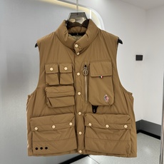 特级羽绒⬆️Moncler Grenoble Tongass羽绒户外马甲.高端黑标系列.原厂替换面料.特级鹅颈绒填充. 特级羽绒⬆️Moncler Grenoble Tongass羽绒户外马甲.高端黑标系列.原厂替换面料.特级鹅颈绒填充.