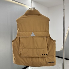 特级羽绒⬆️Moncler Grenoble Tongass羽绒户外马甲.高端黑标系列.原厂替换面料.特级鹅颈绒填充. 特级羽绒⬆️Moncler Grenoble Tongass羽绒户外马甲.高端黑标系列.原厂替换面料.特级鹅颈绒填充.