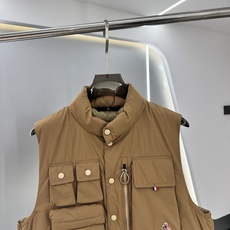 特级羽绒⬆️Moncler Grenoble Tongass羽绒户外马甲.高端黑标系列.原厂替换面料.特级鹅颈绒填充. 特级羽绒⬆️Moncler Grenoble Tongass羽绒户外马甲.高端黑标系列.原厂替换面料.特级鹅颈绒填充.