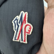 特级羽绒⬆️Moncler Grenoble Tongass羽绒户外马甲.高端黑标系列.原厂替换面料.特级鹅颈绒填充. 特级羽绒⬆️Moncler Grenoble Tongass羽绒户外马甲.高端黑标系列.原厂替换面料.特级鹅颈绒填充.