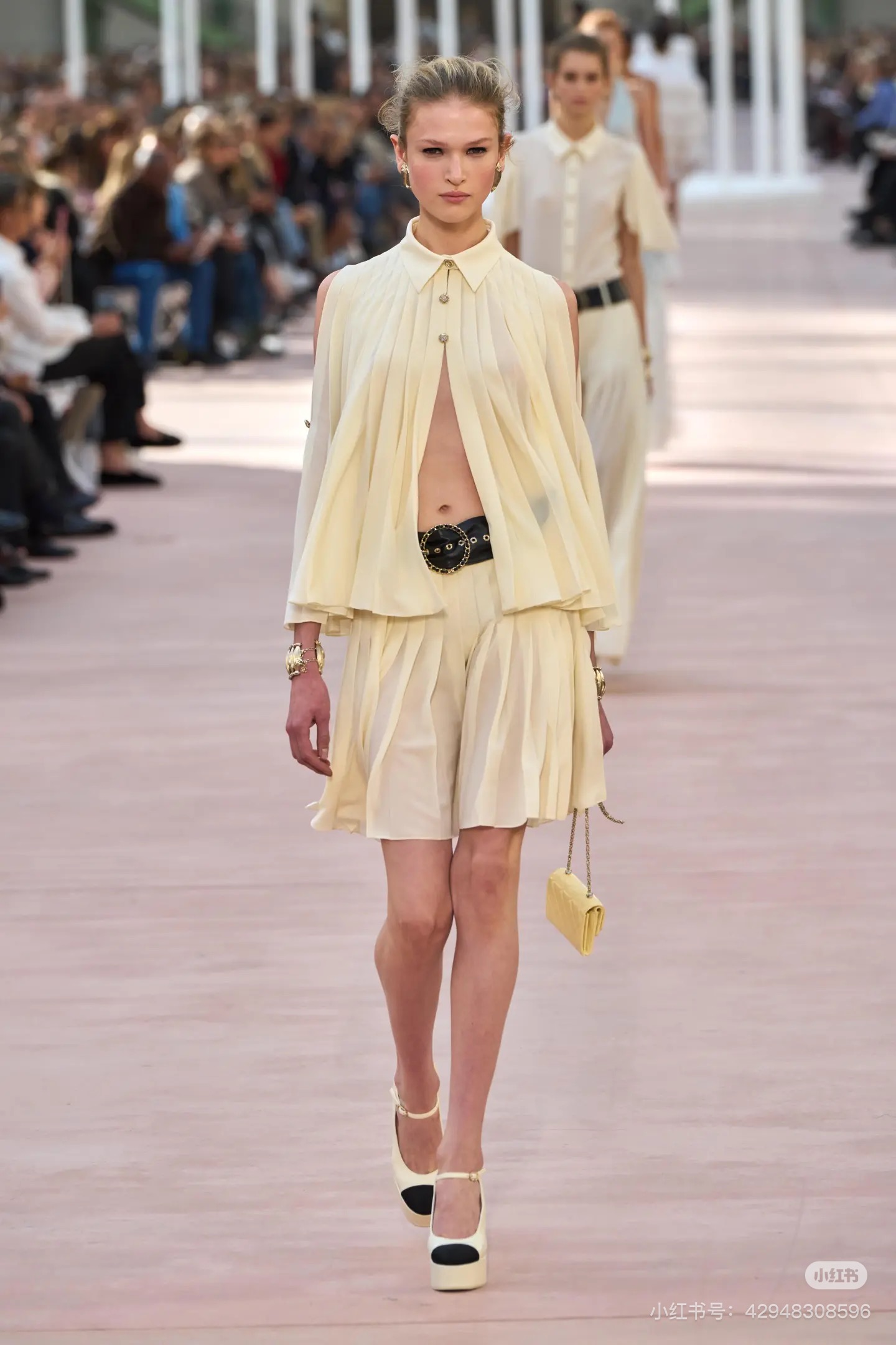 [Chanel Women