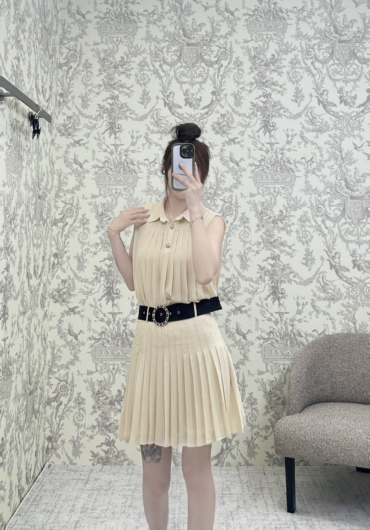 [Chanel Women