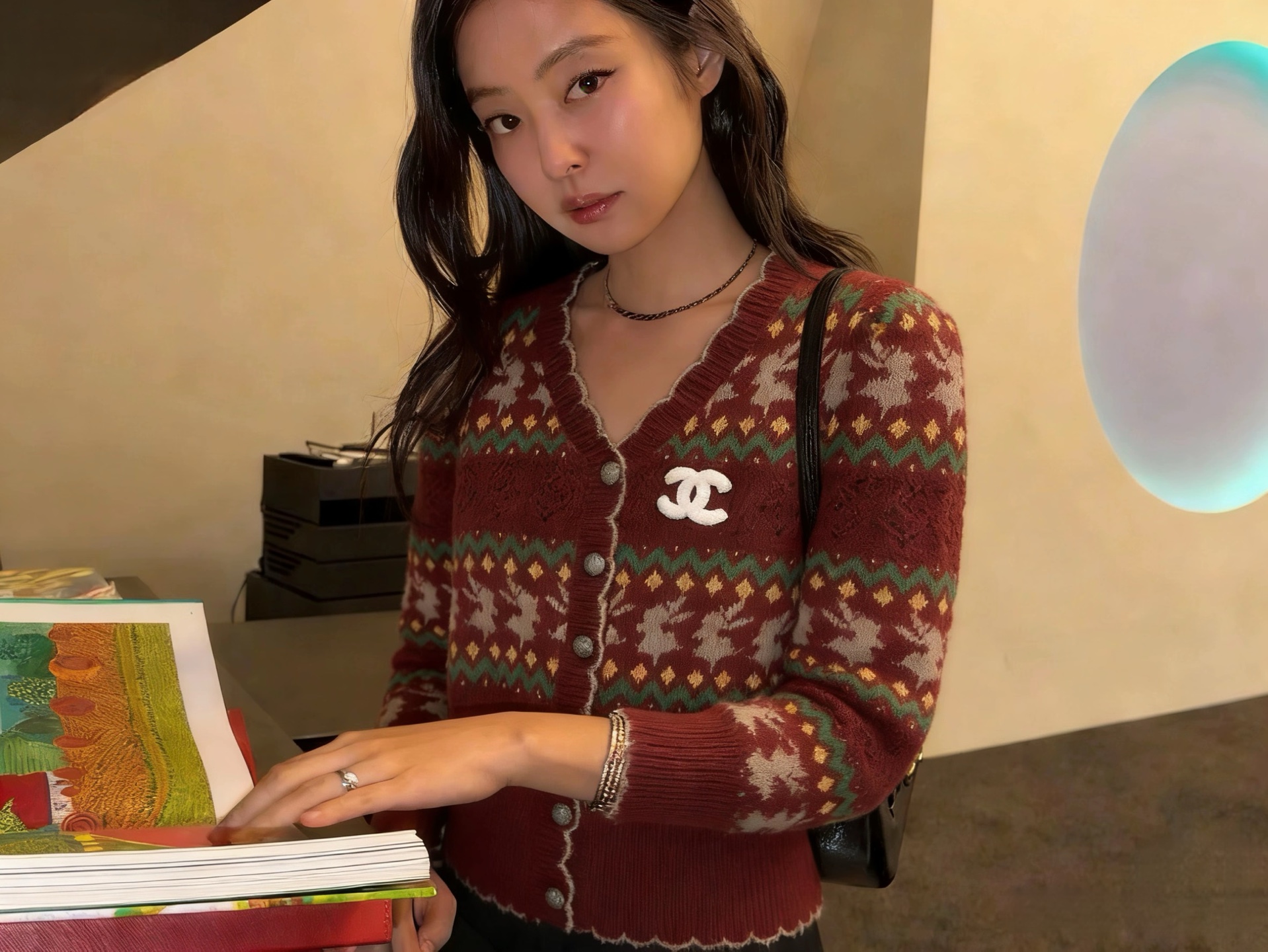 NO:729983,,,19860909,,,Women's clothing