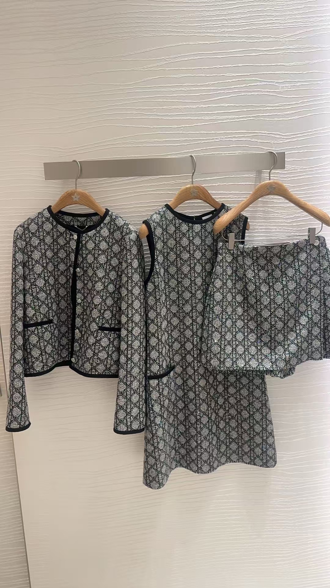 NO:891715,show pictures,,19860909秀图,,,Women's clothing