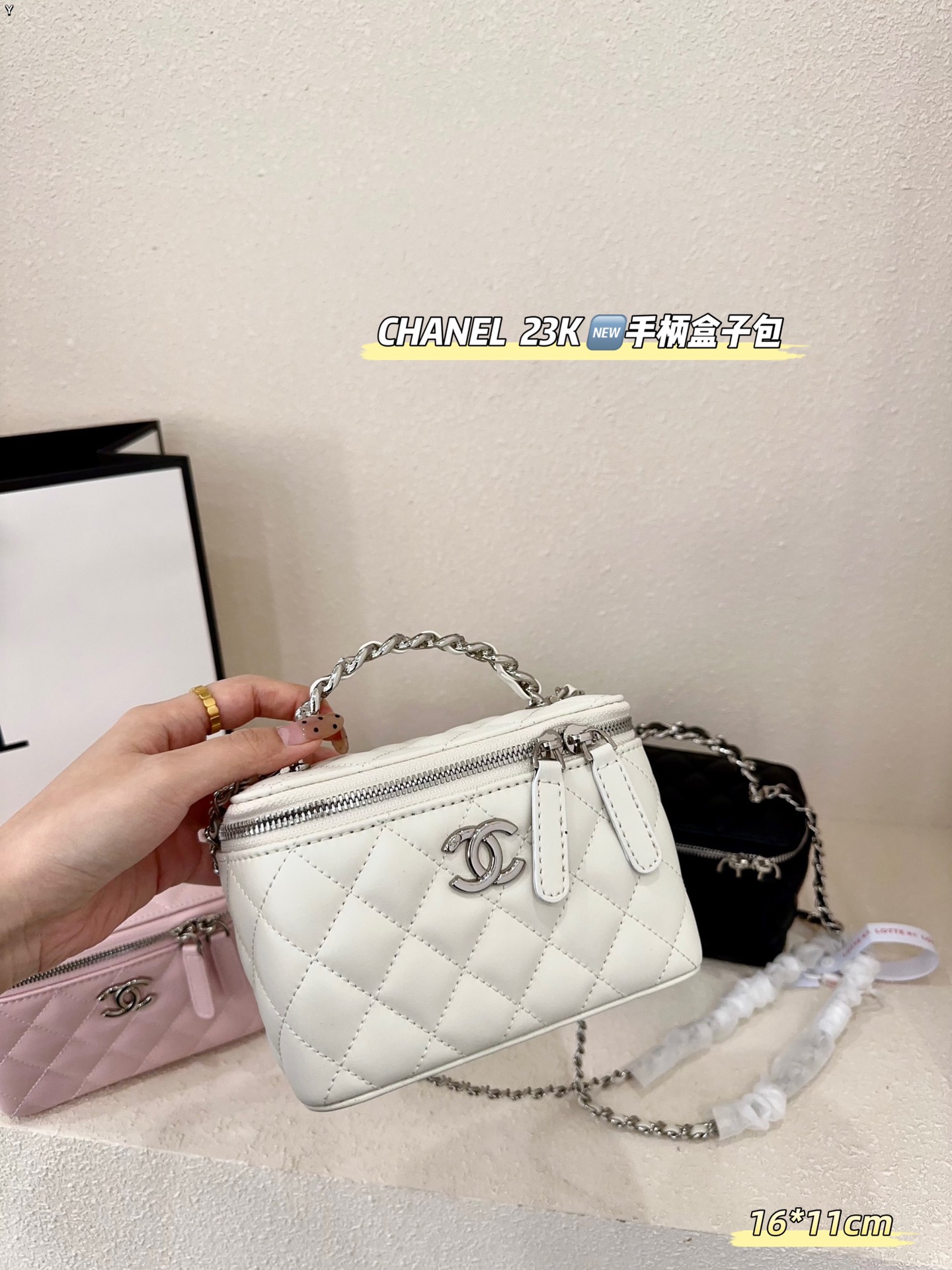 Chanel Aaaaa +
 Sacs À Bandoulière & À Épaule