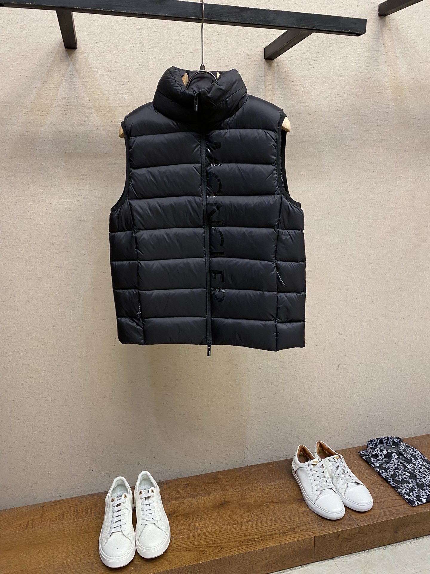 Moncler ملابس فيست أسود . أبيض نايلون بطة بيضاء أسفل