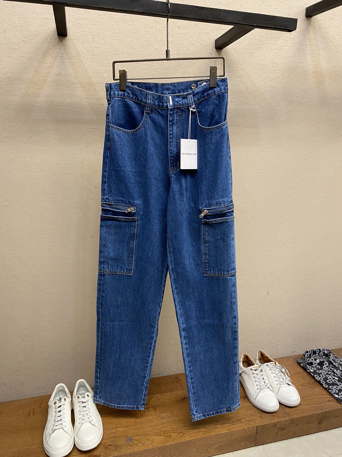 GivenchyGvc24SS工装风牛仔裤专柜11260购入制作！版型超好强烈推荐！面料选用的几乎是市面