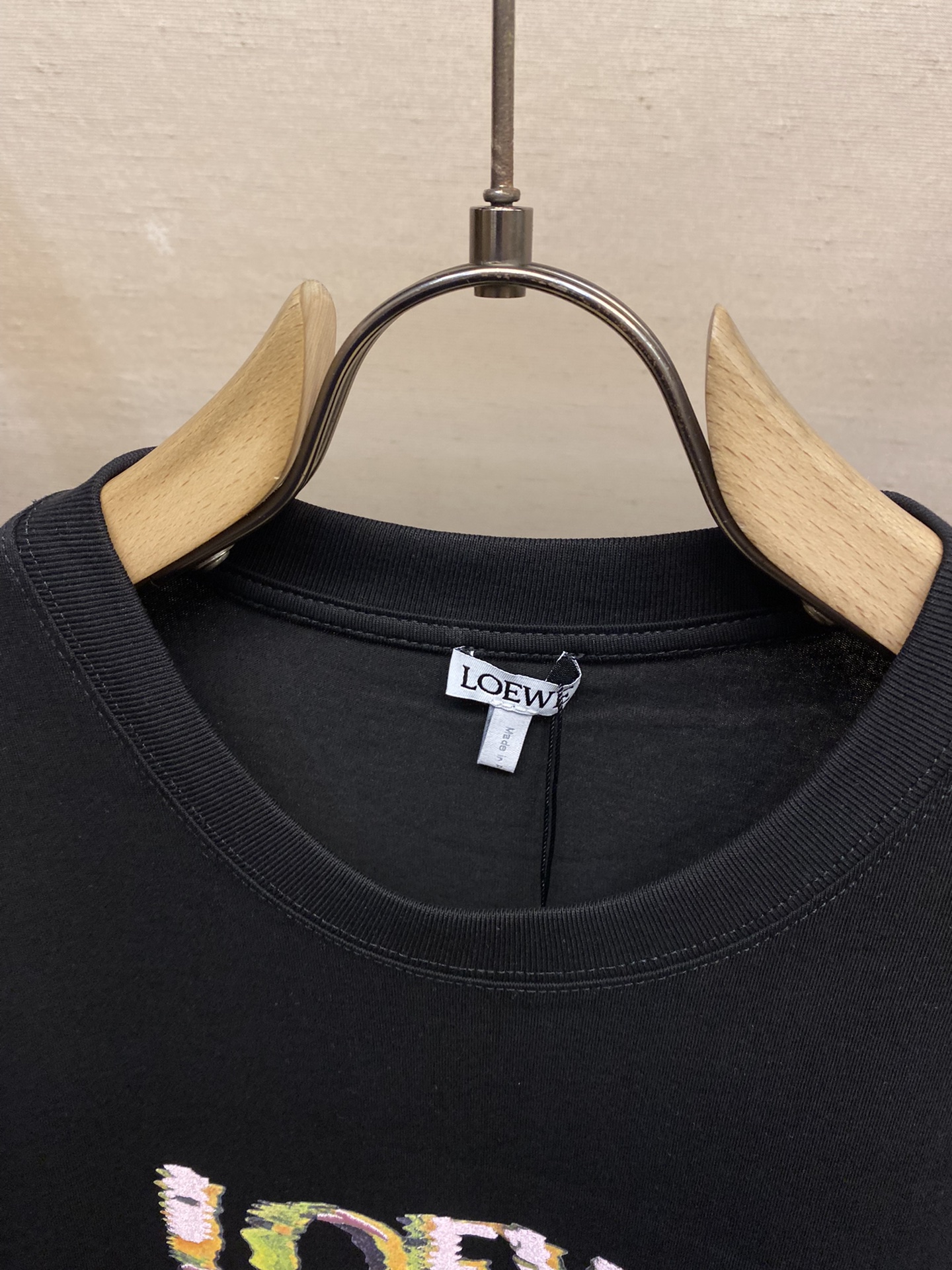 Loewe24SS重影刺绣春夏新款时尚休闲棉质圆领男女织带胸前高端字母图案短袖T恤衫非常适合日常穿着的百