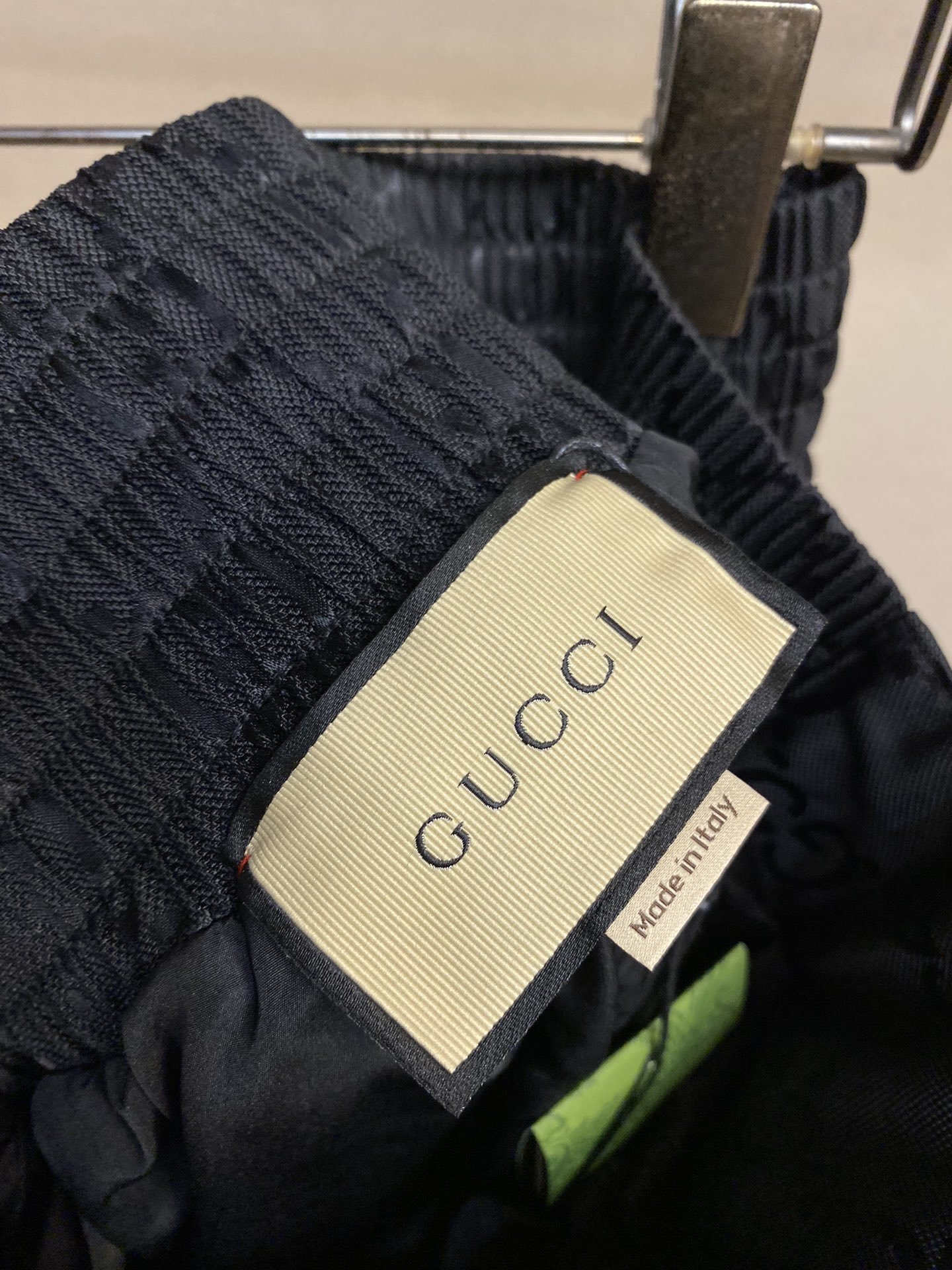 Gucci古驰满印提花织带短裤作为时尚界的宠儿老花提花短裤看双G老花心都熔化了毕竟可是拥有极高的辨识度！