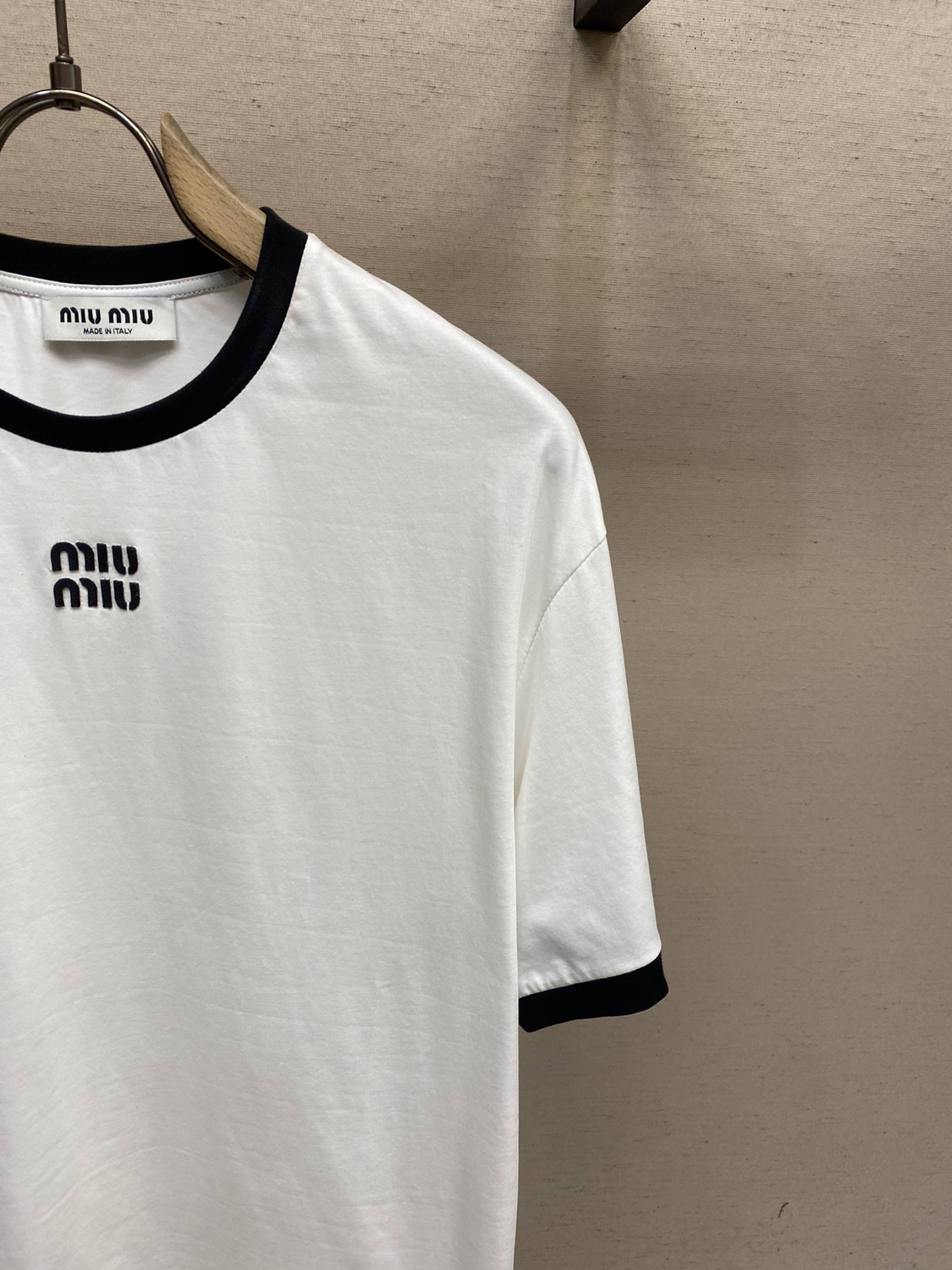 Miumiu拼色短袖正常版型款男女同款！全网最高版本！几乎一模一样！短款拼色短袖Z购入制作原版一模一样的