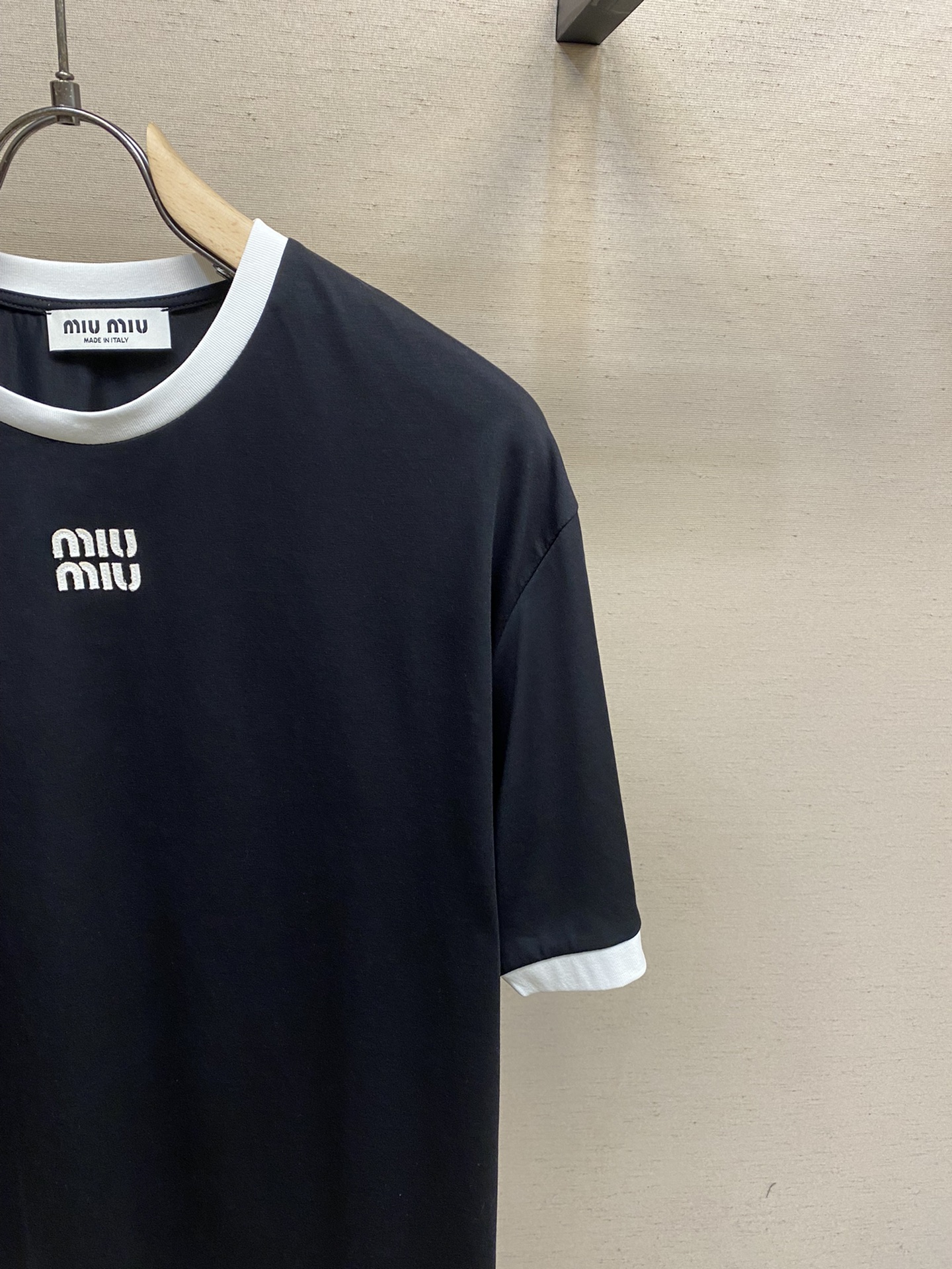 Miumiu拼色短袖正常版型款男女同款！全网最高版本！几乎一模一样！短款拼色短袖Z购入制作原版一模一样的