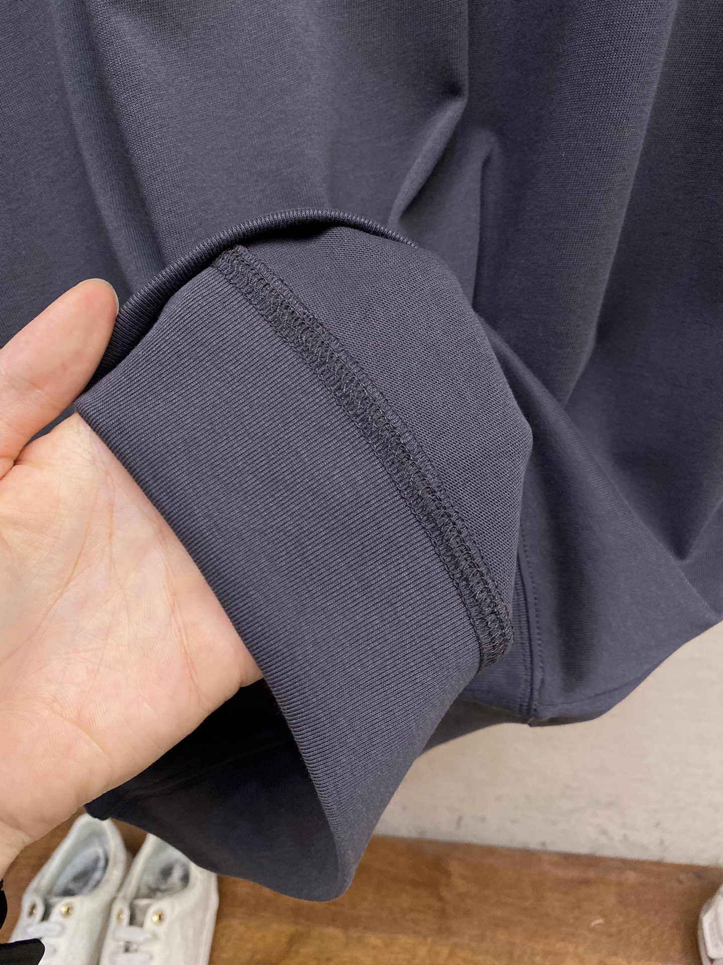 “Fear of God x Adidas FW23: Japanese Streetwear with High-End Style and Quality Fabric in S, M, L Sizes” - 图片 7