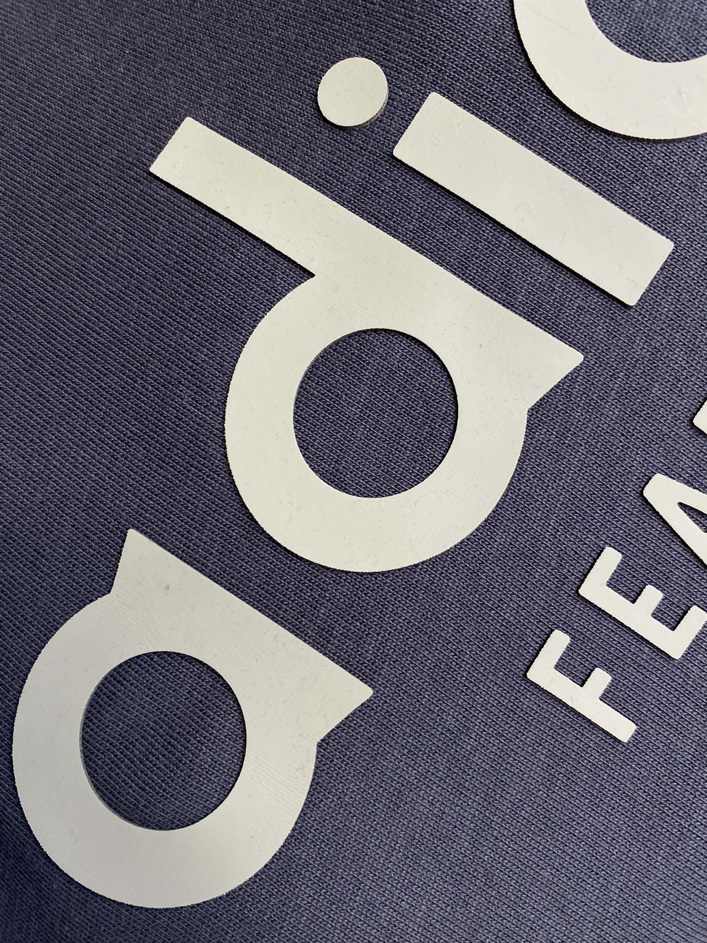 “Fear of God x Adidas FW23: Japanese Streetwear with High-End Style and Quality Fabric in S, M, L Sizes” - 图片 5