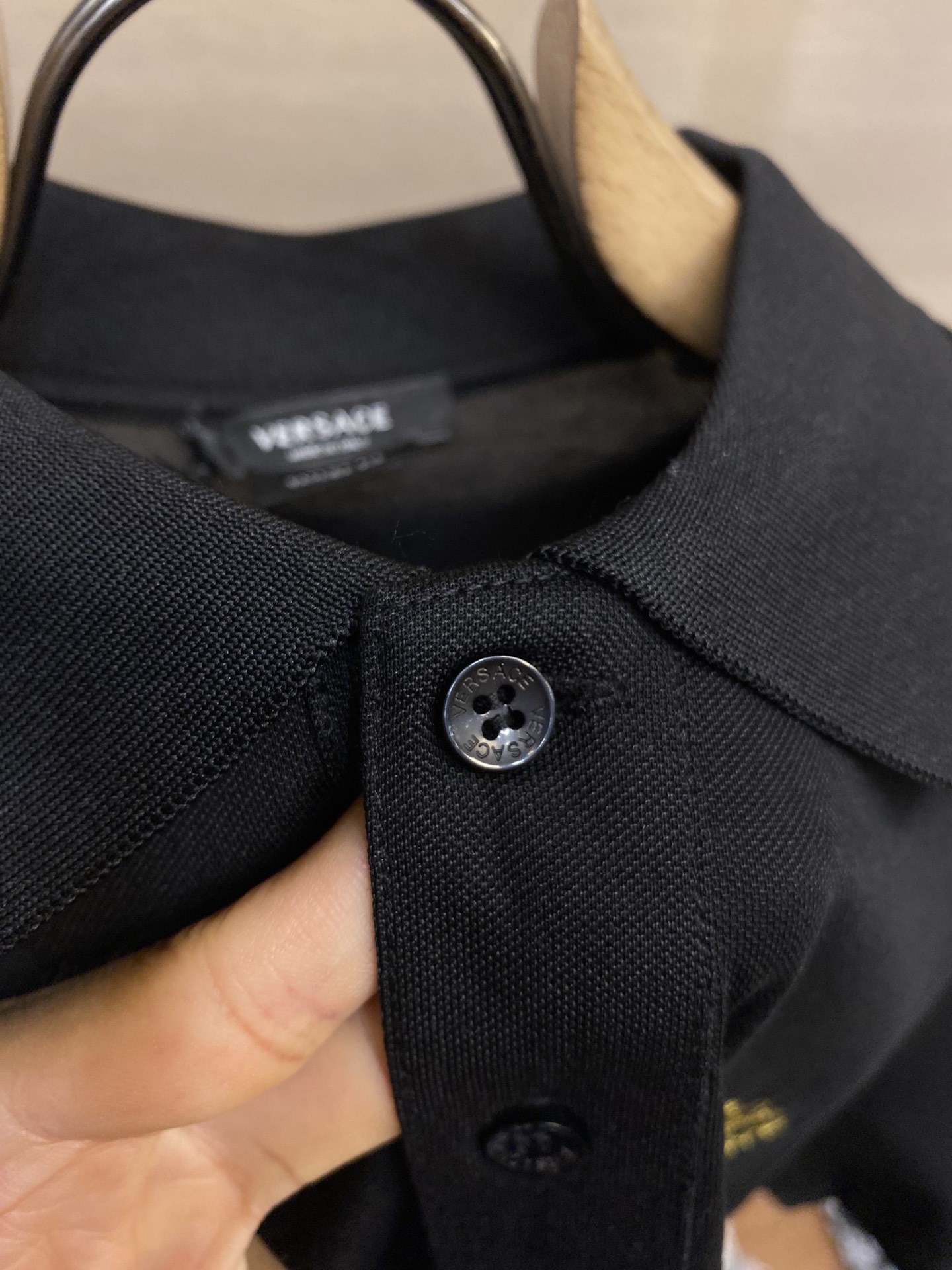 Versace新款短袖yyds日常出门闭眼搭定制丝光弹力棉面料短袖T恤魅力在于创造了简约奢华感的时尚,随