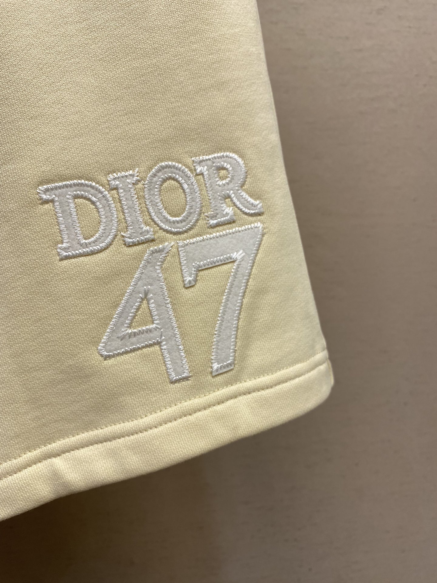 Dior24SS春夏新品47系列上市高克重毛圈棉布拼接抽绳短裤男女同款经典品牌字母刺绣标识设计风格加上2