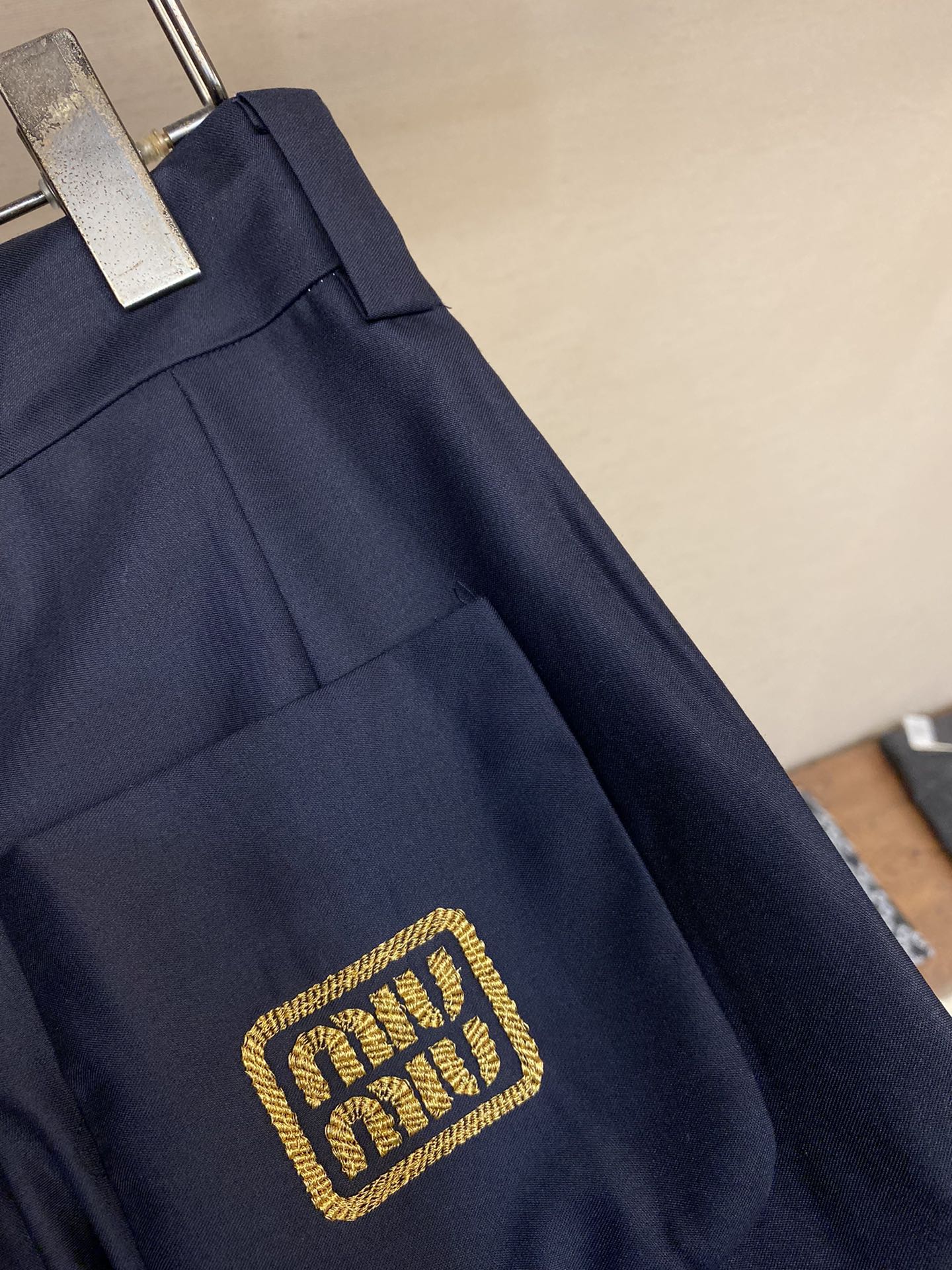 Luxury Miumiu Wool Shorts at Special Price: $323, 100% Wool, Gold Logo Detail - 图片 9