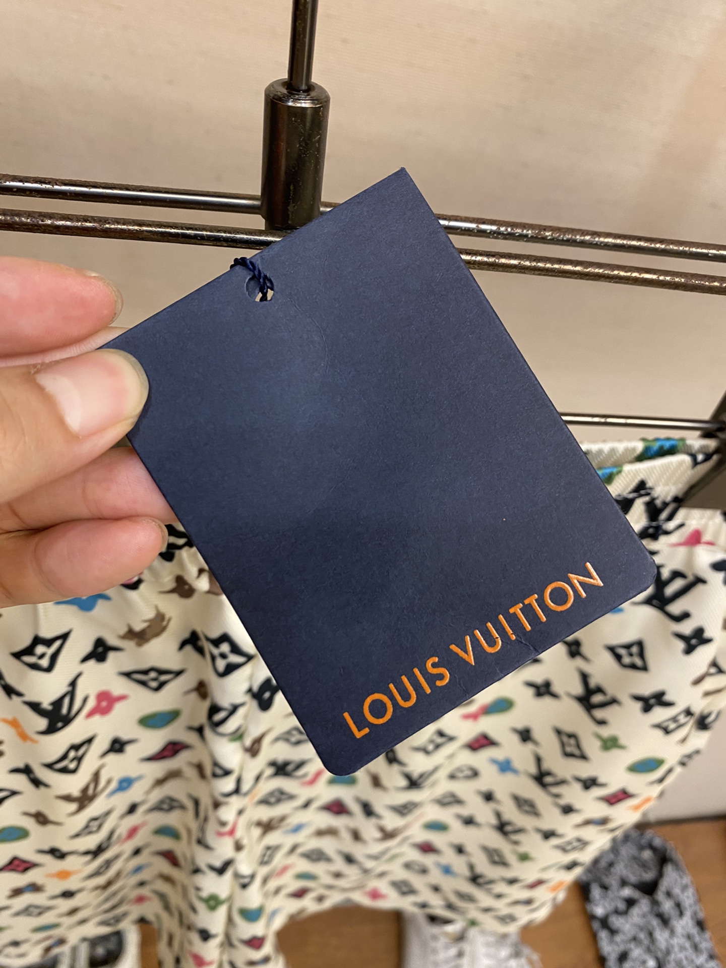 New LV Logo Shirt with Shorts Outshines Last Year’s Cowboy Style, High-Density Sarcophagus. - 图片 8