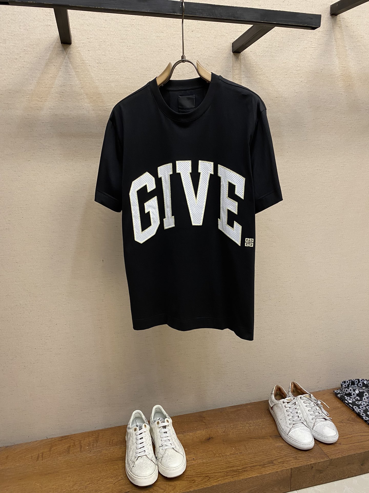 Givenchy2024春夏NEWGive*chyParis刺绣网孔标识短袖2024春夏NEWGive*