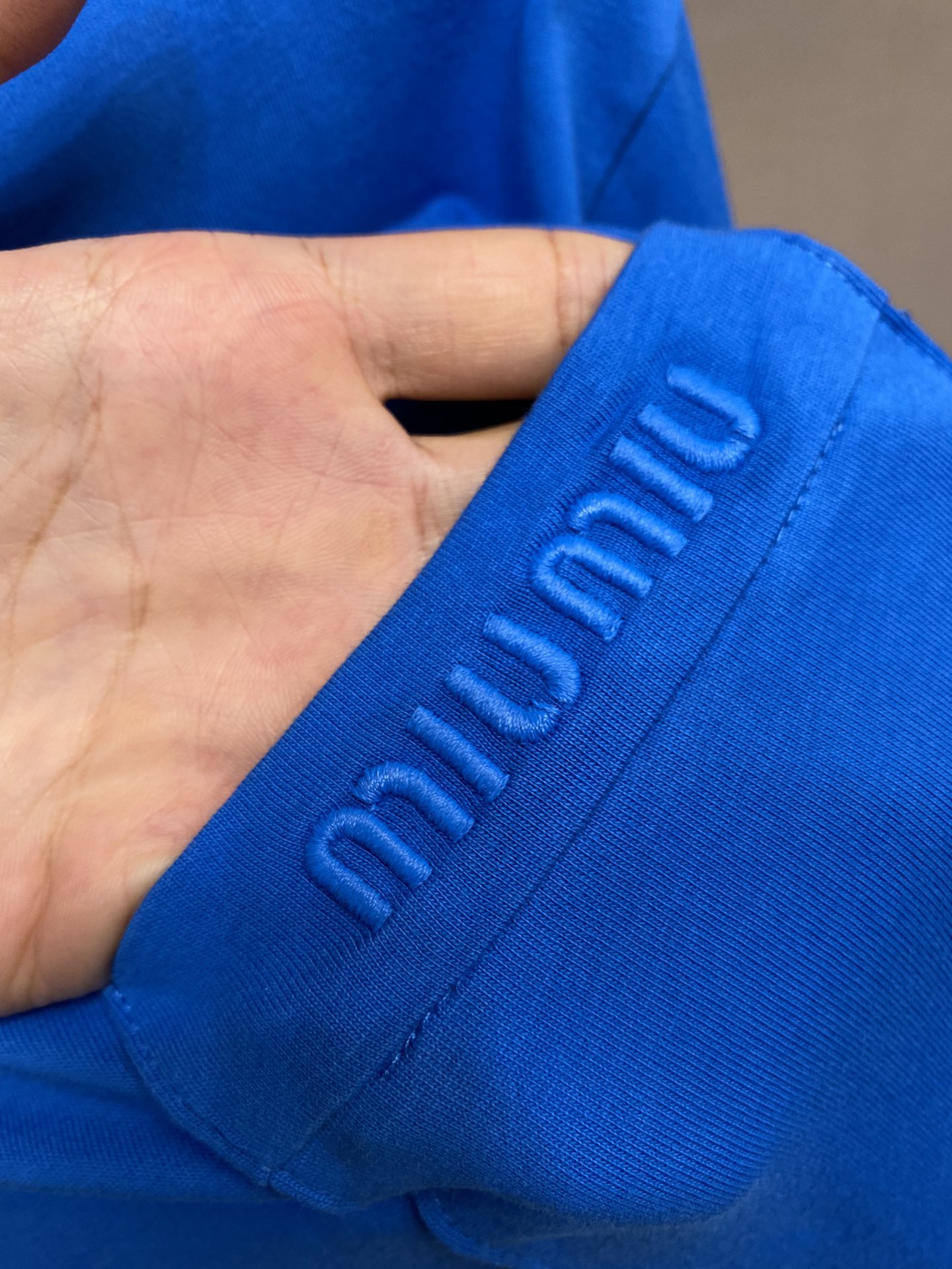 Fashionable 100-Story Logo T-Shirt and Fast-Water Laundry Bag in Various Sizes and Colors - 图片 5