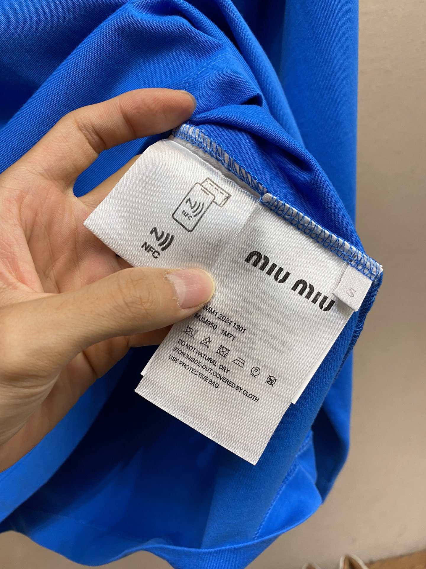 Fashionable 100-Story Logo T-Shirt and Fast-Water Laundry Bag in Various Sizes and Colors - 图片 7