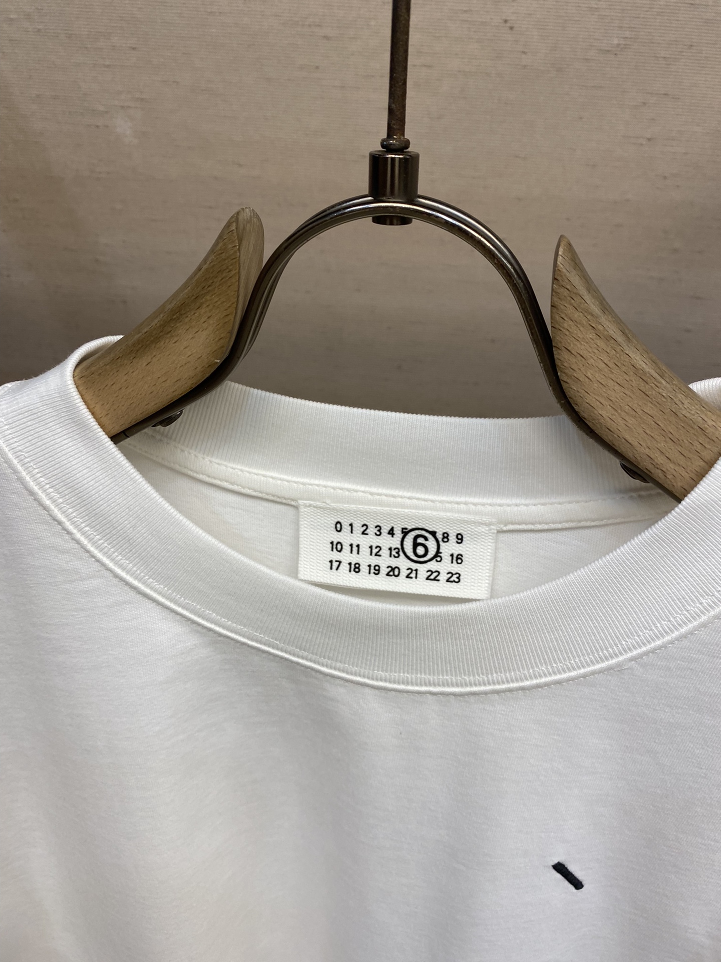 Maison Margiela Embroidered Long-Sleeved T-Shirt Review and Care Tips - 图片 3